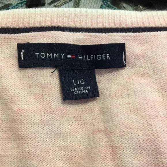 Tommy Hilfiger sweater. - Picture 5 of 5